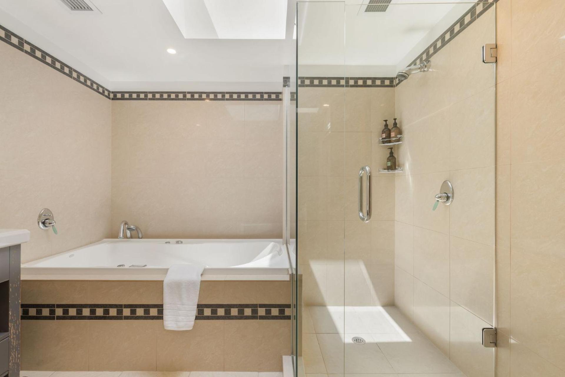 Chambers City Centre Penthouse Квинстаун Экстерьер фото